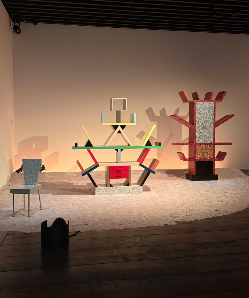 エットレ・ソットサスの代表作、Memphisのカールトンたち